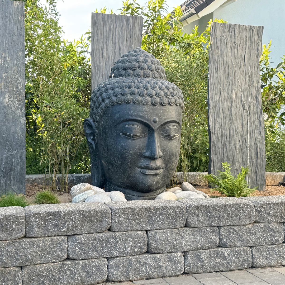 Buddhakopf aus Stein Steinfigur Gartenfigur Buddha Gartendeko