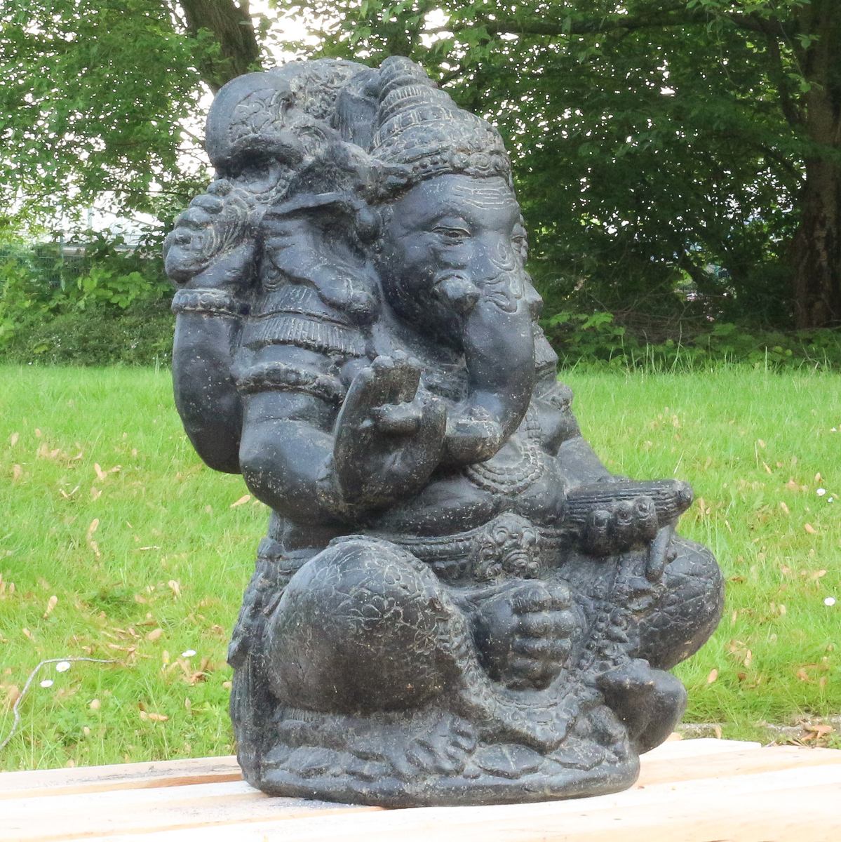 Ganesha Steinfigur aus Steinguss für innen und außen Frostfest ca. 80 cm