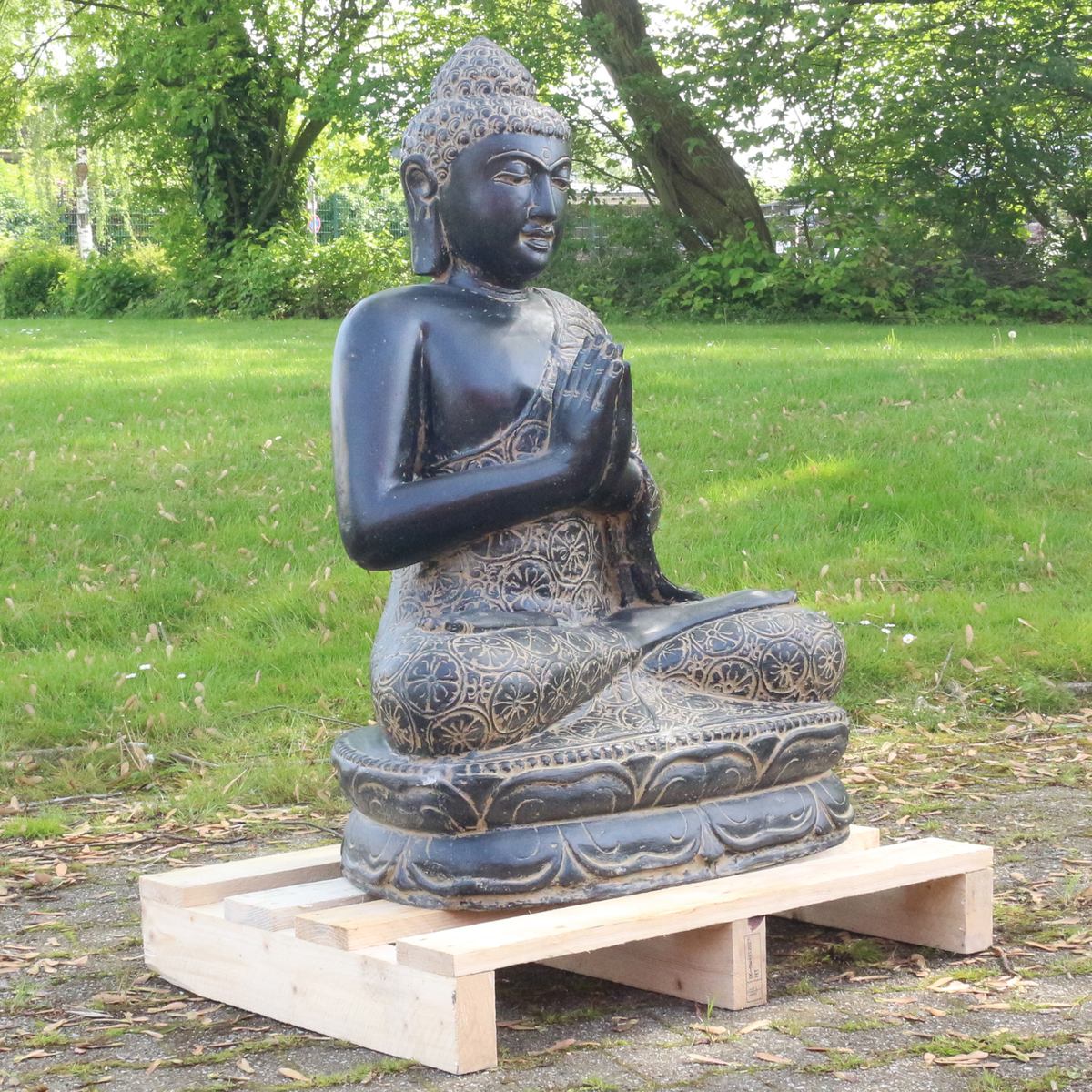 Buddha Steinfigur Deko aus Stein für den Garten frostsicher wetterfest groß Steinbuddha