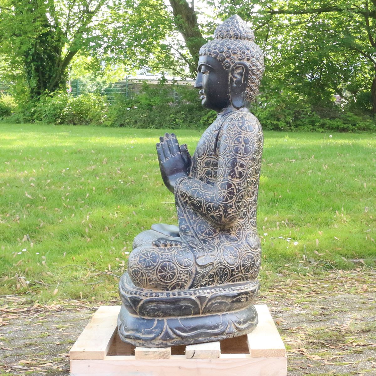 Buddha Steinfigur Deko aus Stein für den Garten frostsicher wetterfest groß Steinbuddha
