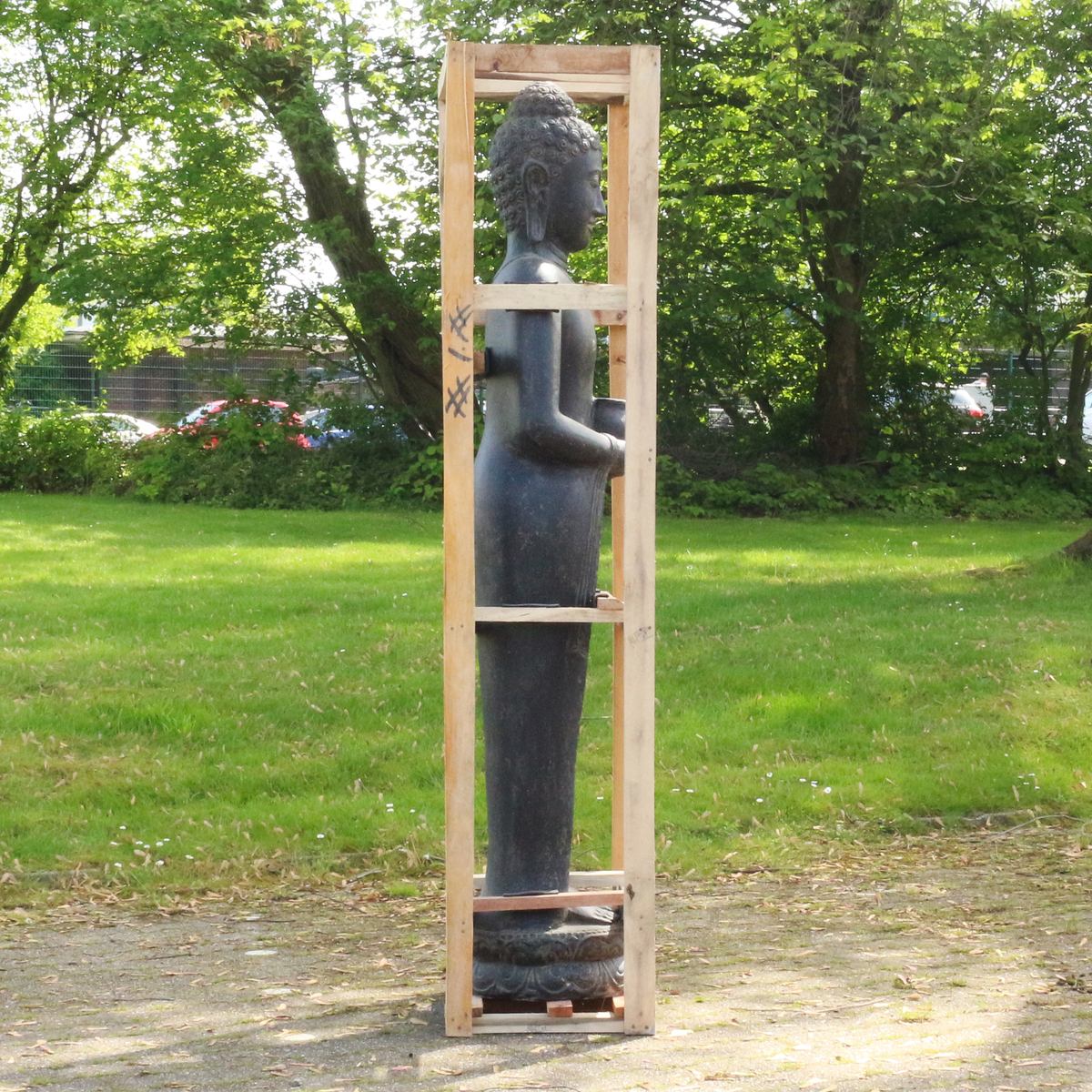 Buddha Steinfigur Deko aus Stein für den Garten frostsicher wetterfest groß Steinbuddha