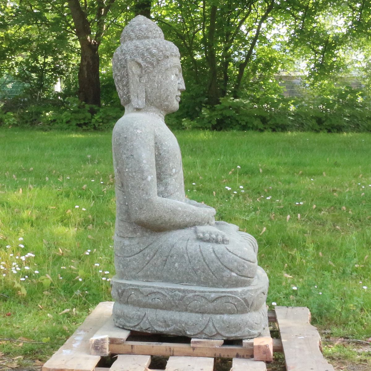 Buddha Steinfigur Deko aus Stein für den Garten frostsicher wetterfest groß Steinbuddha