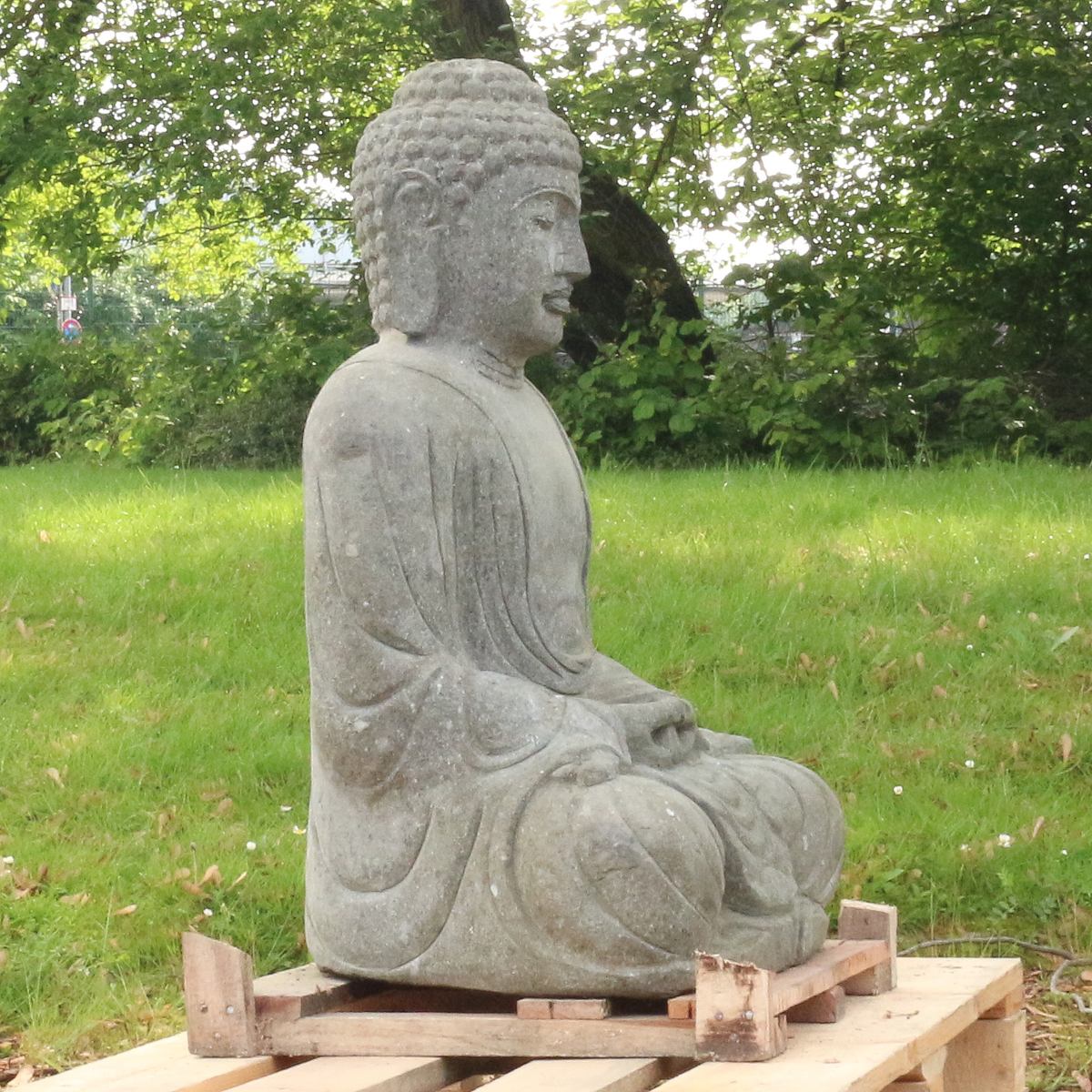Skulptur Buddhaskulptur aus Stein für den Garten groß