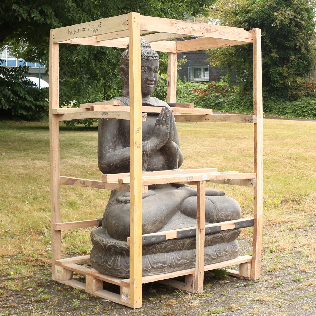XXL Buddha Figur sitzend Skulptur Lotussitz Meditationsgeste Stein Lavasand Bali Steinfigur Garten Deko Greetings 150 cm