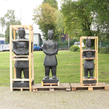 Samurai Krieger stehend aus Stein Größen Vergleich