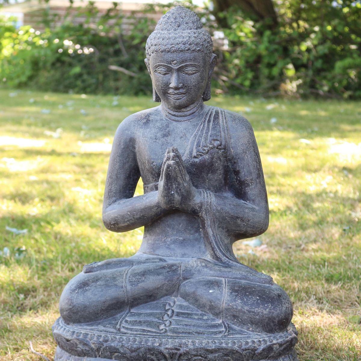 Buddha Steinfigur Deko aus Stein für den Garten frostsicher wetterfest groß Steinbuddha