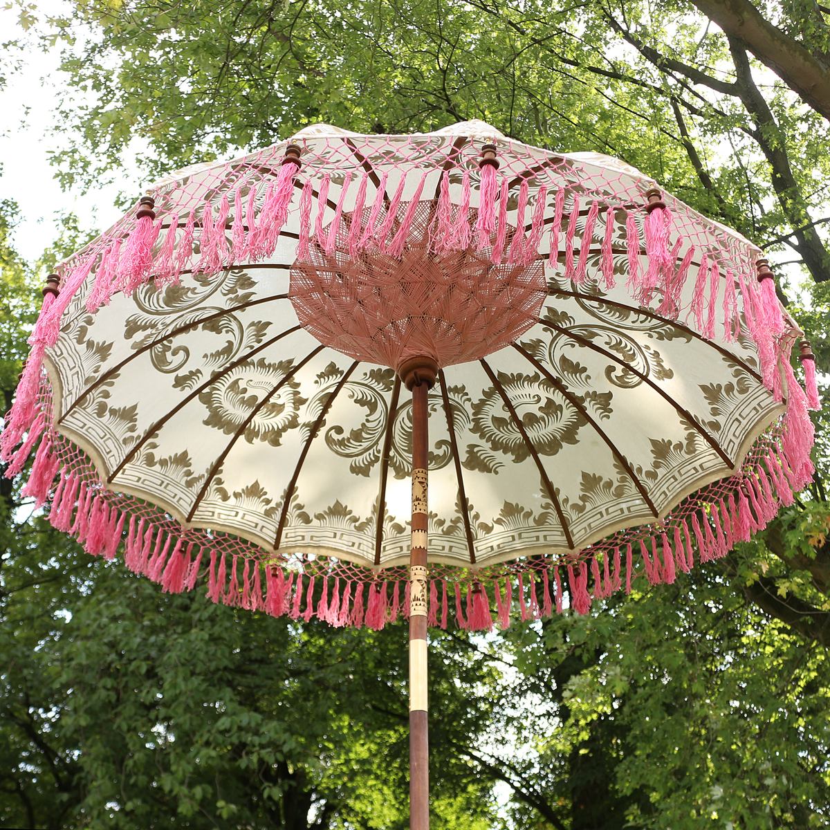 Balinesischer Sonnenschirm 180 cm mit goldener Bemalung Weiß Pink