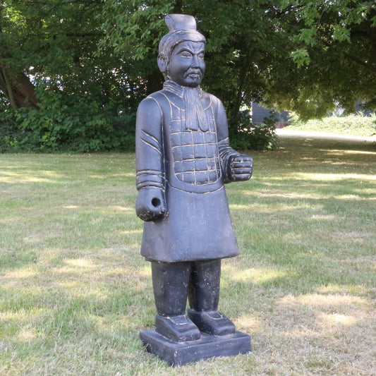 Samurai Krieger aus Stein Japan Steinfigur Skulptur Gartenfigur Massiv frostsicher für innen und außen Steinkrieger stehend GRC 127 cm