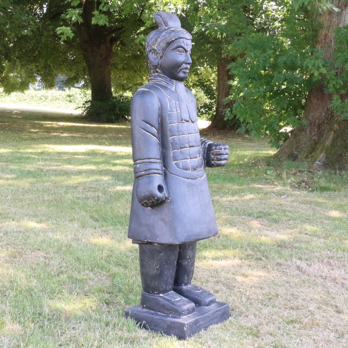 Samurai Krieger aus Stein Japan Steinfigur Skulptur Gartenfigur Massiv frostsicher für innen und außen Steinkrieger stehend GRC 127 cm