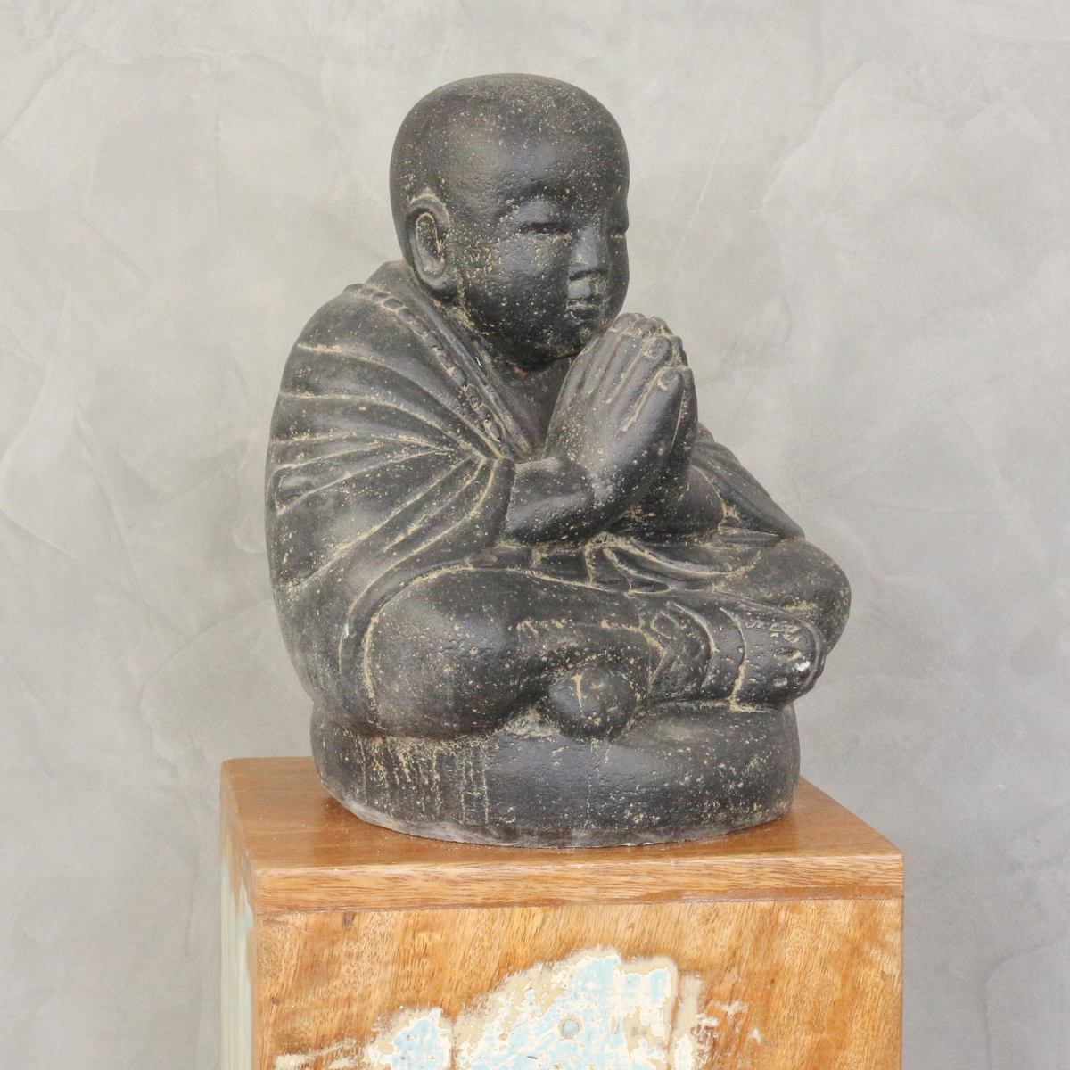 Buddha Mönch Steinfigur Stein Lavasand Bali Garten Deko Frostfest Gartenfigur 30 cm