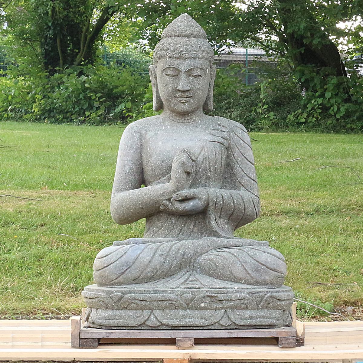 Buddha Steinfigur Deko aus Stein für den Garten frostsicher wetterfest groß Steinbuddha