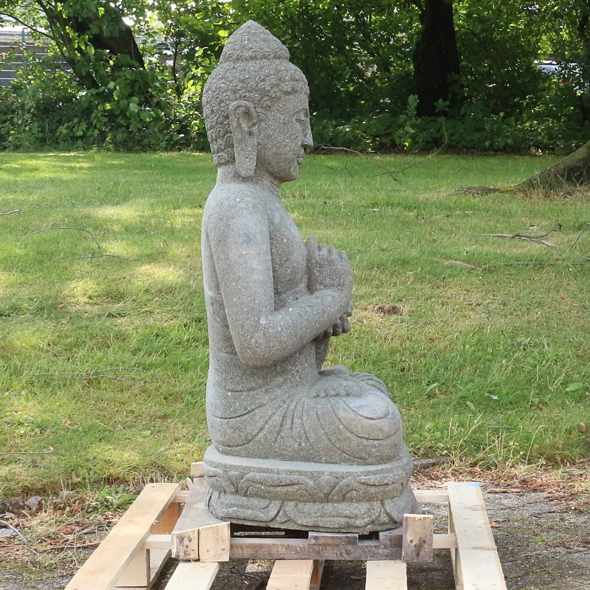 Buddha Steinfigur Deko aus Stein für den Garten frostsicher wetterfest groß Steinbuddha