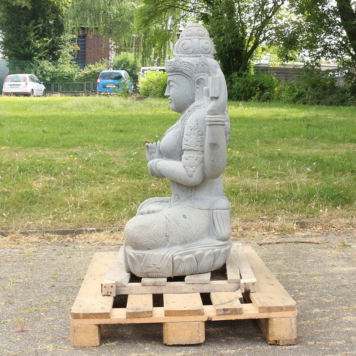 Lakshmi Figur sitzend Steinfigur Flussstein Massiv 102 cm